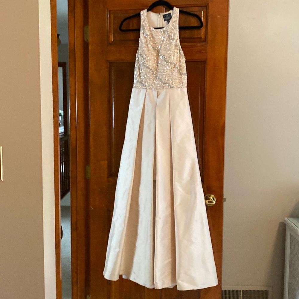Adrianna Papell blush color size 6